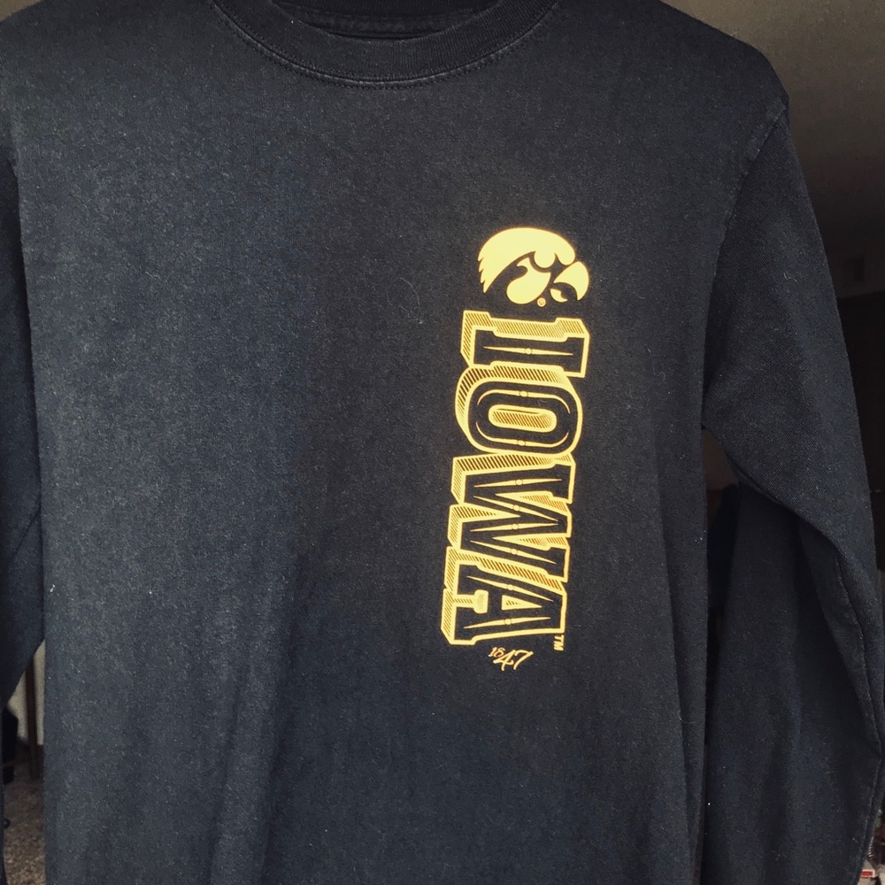 Never worn long sleeves